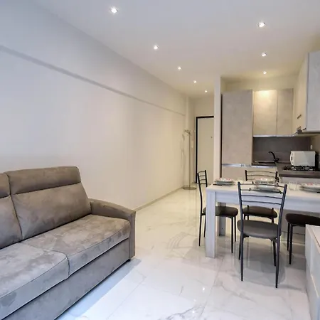 1 Bedroom Beautiful In Apartamento Rapallo