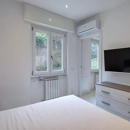 Apartment 1 Bedroom Beautiful In Rapallo